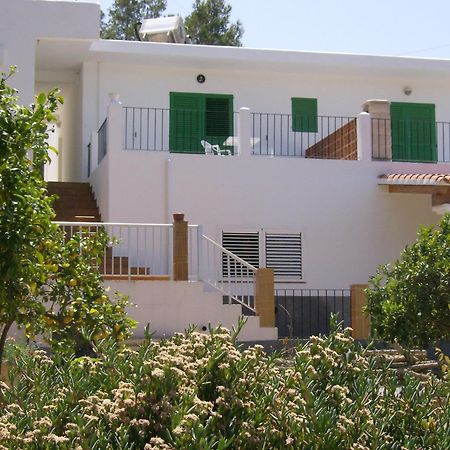 Pension Las Tres Golondrinas Es Figueral Ngoại thất bức ảnh